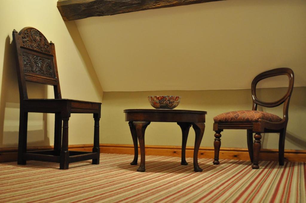 Old Ivy House Bed & Breakfast 너니턴 외부 사진