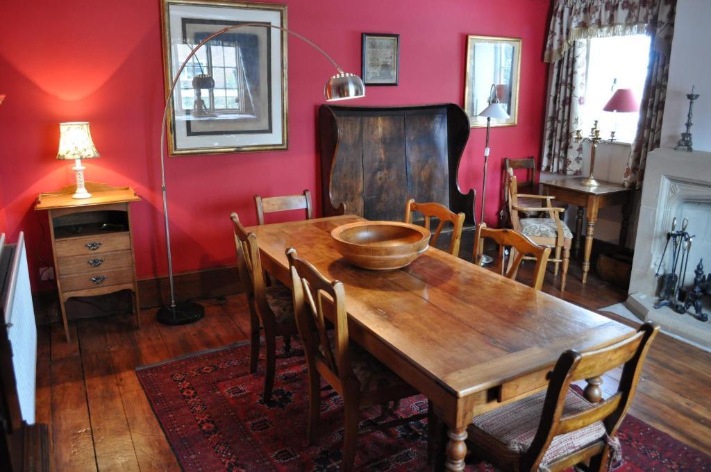Old Ivy House Bed & Breakfast 너니턴 외부 사진